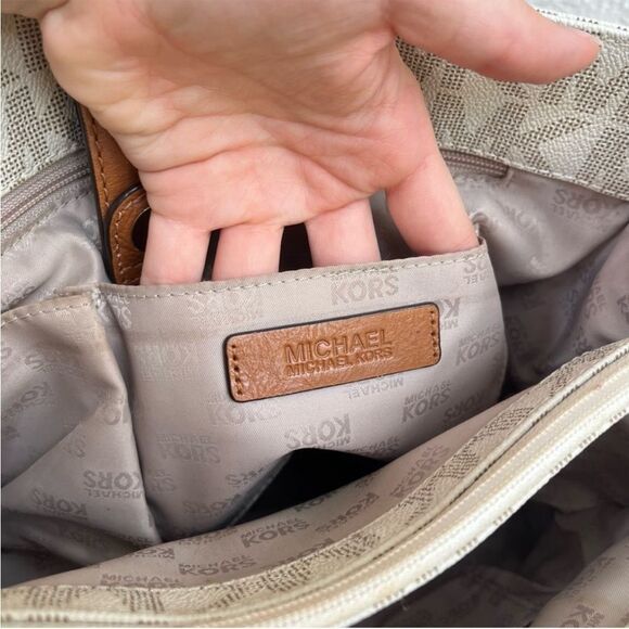 MICHAEL KORS Signature Tan Jet Set Hamilton Selma Raven Shoulder Bag - Picture 6 of 11